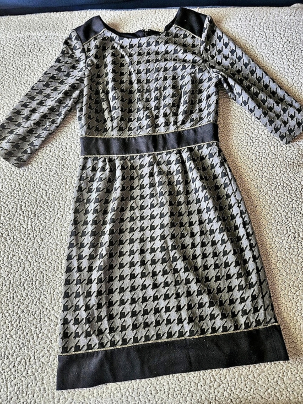 Houndstooth Long Sleeve Midi Dress in Black & Gray